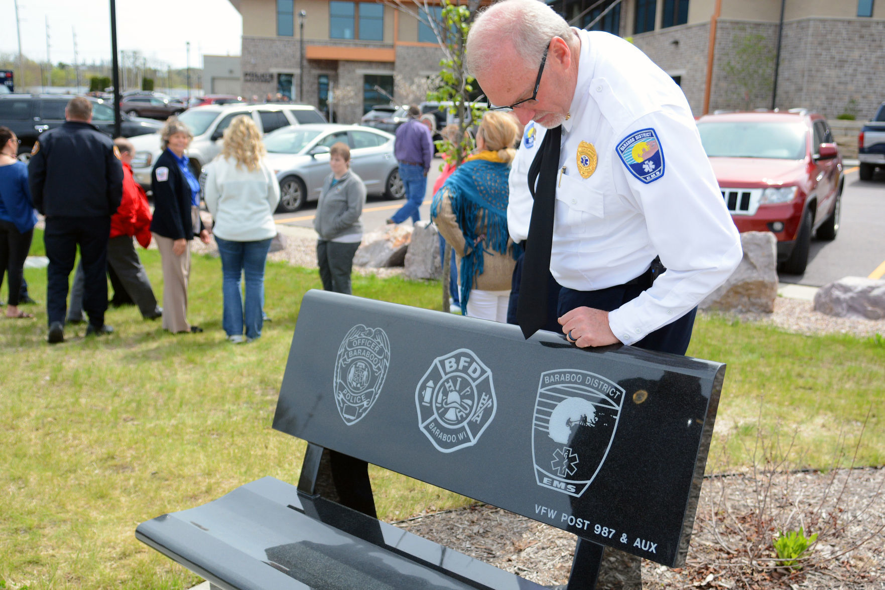 VFW dedicates benches